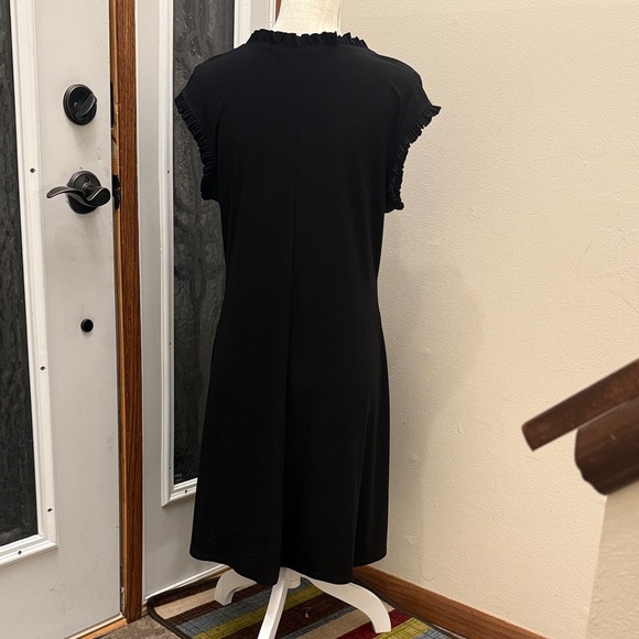 Chic Black Ruffle Sleeve Midi Dress - Picture 4 of 8